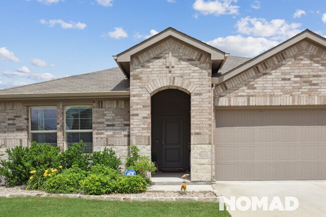 Foto del edificio - Spacious 4BR House in Crowley
