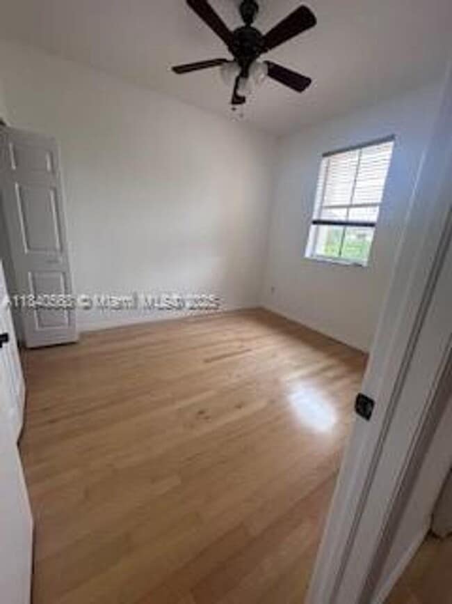 Foto del edificio - 4906 Schooner Dr