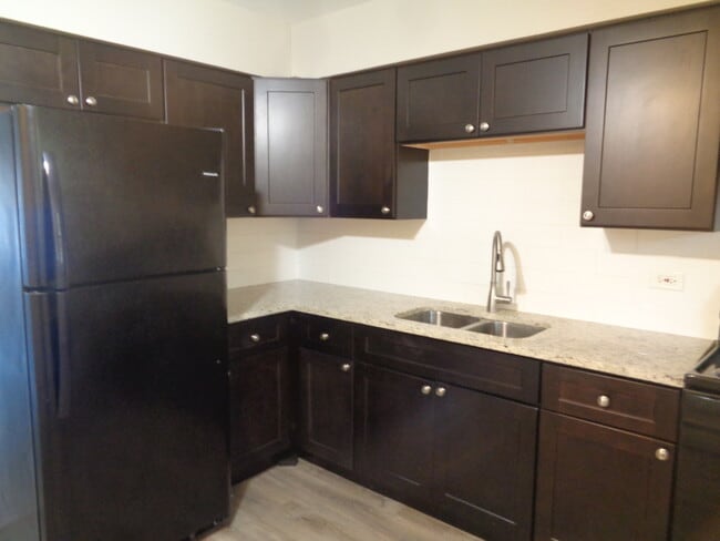 Building Photo - 1340 N Main St