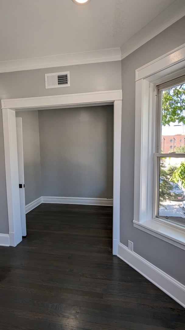 Building Photo - 2511 W Diversey Ave