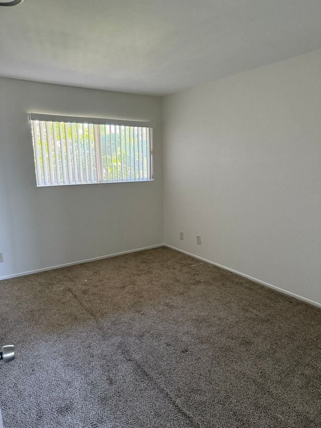 Building Photo - 850 Eucalyptus Ave