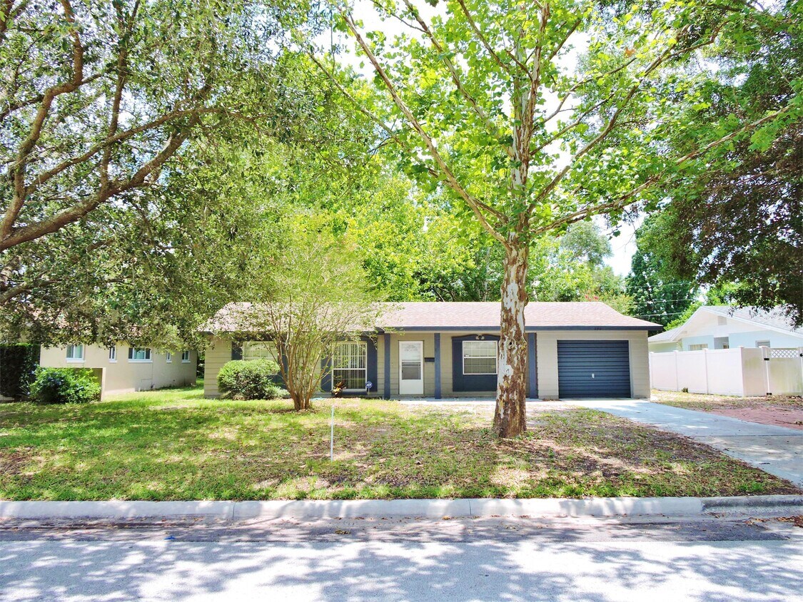 Primary Photo - 230 Spartan Dr