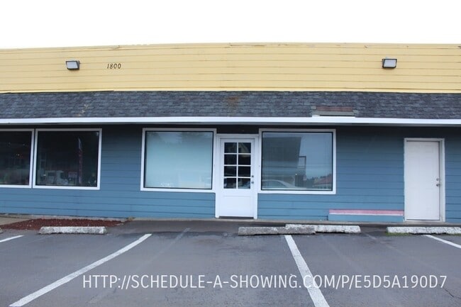 Building Photo - 1800 SE Hwy 101