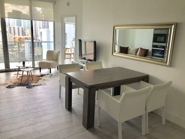 Building Photo - 2900 NE 7th Ave