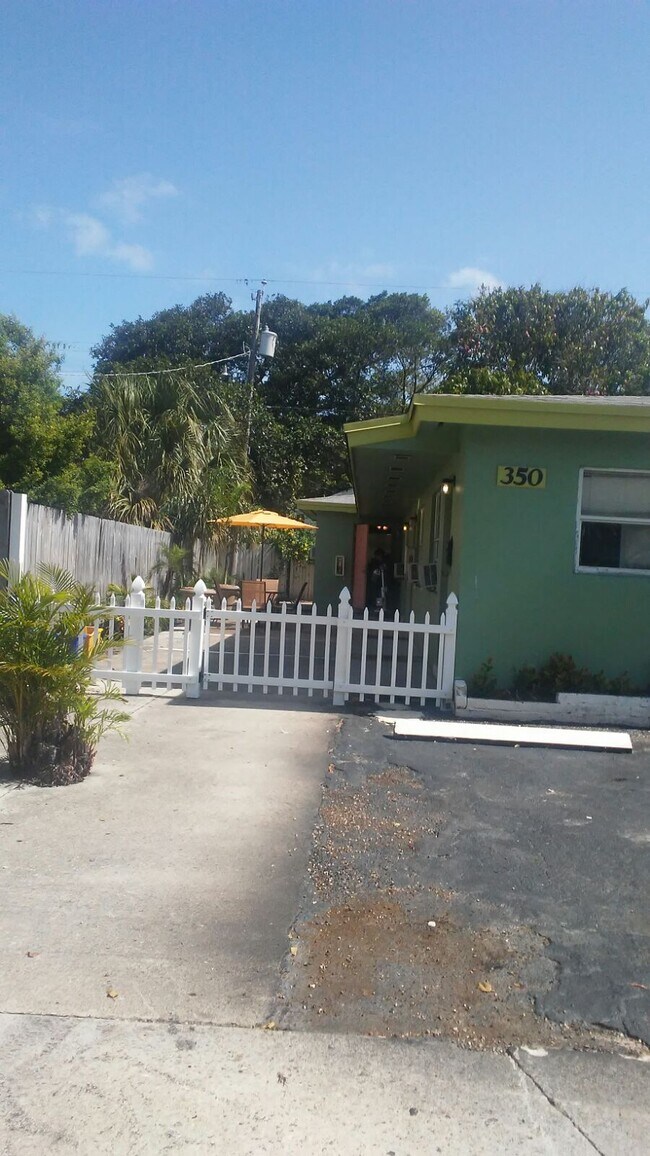 Front side - 350 Nottingham Blvd