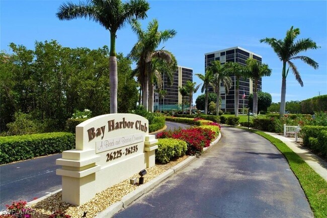 Foto del edificio - 26225 Hickory Blvd