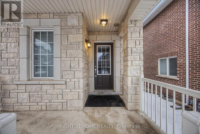 Building Photo - 1235 Mulroney Heights