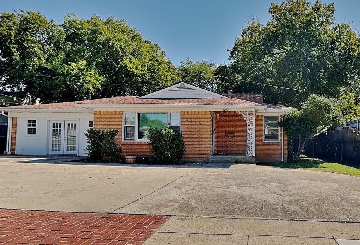 Primary Photo - ONE OF A KIND GEM IN FORT WORTH!