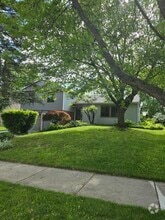 Building Photo - 2125 Ardenne Dr