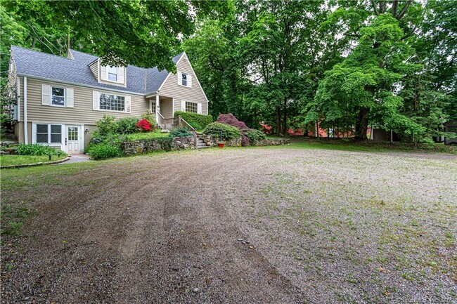 Foto del edificio - 228 Danbury Rd