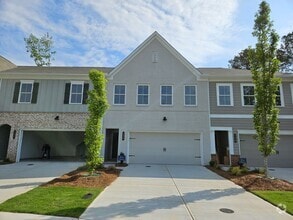 Building Photo - 125 Priestwood Ln