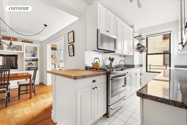 Building Photo - 175 W 93rd St