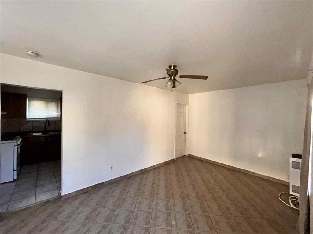 Primary Photo - 413 N Alameda St