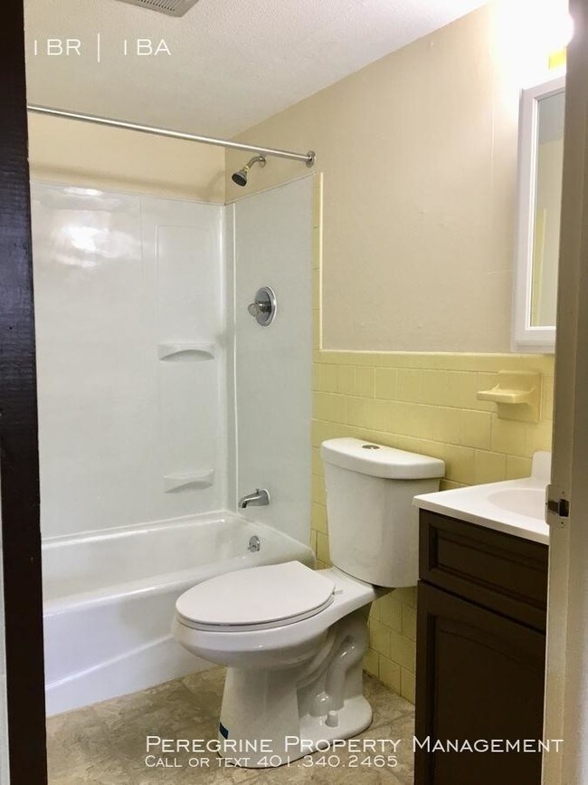 Building Photo - 1 bedroom in Pawtucket RI 02860