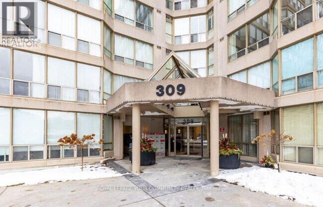 Building Photo - 309-309 Major Mackenzie Dr E