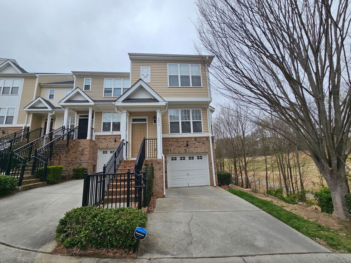 6053 Champions Crest Dr, Charlotte, NC 28269 Townhome Rentals in