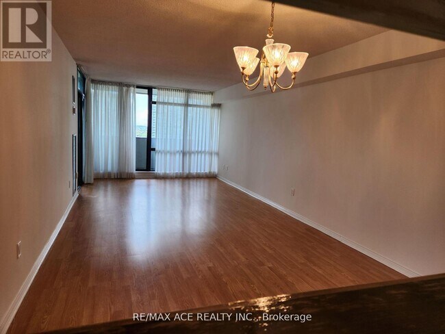 Photo du bâtiment - 1555 Finch Ave E