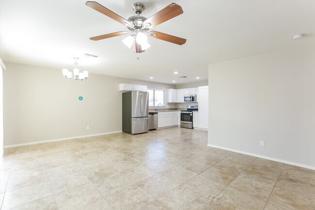 Building Photo - 3702 S 62nd Ave