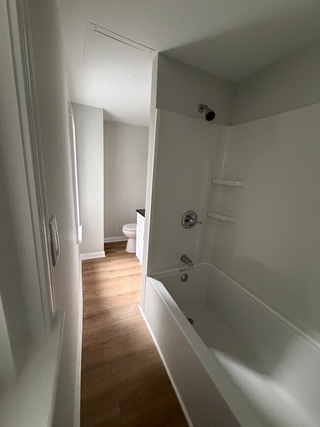 Foto del edificio - 531 W John St