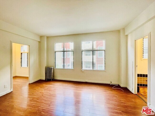 Foto del edificio - 634 S Gramercy Pl