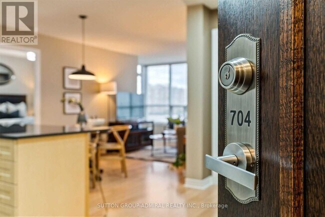 Building Photo - 15 N Park Rd