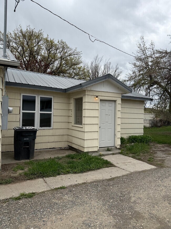 Foto del edificio - 713 S Billings Blvd