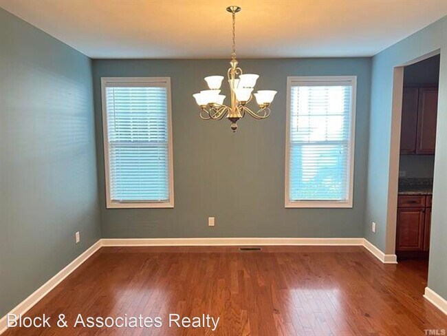 Foto del edificio - 4 br, 3.5 bath House - 105 Ironcreek Pl.