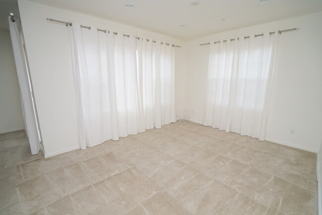 Foto del edificio - COMING SOON! Villa Metro Home for Rent!