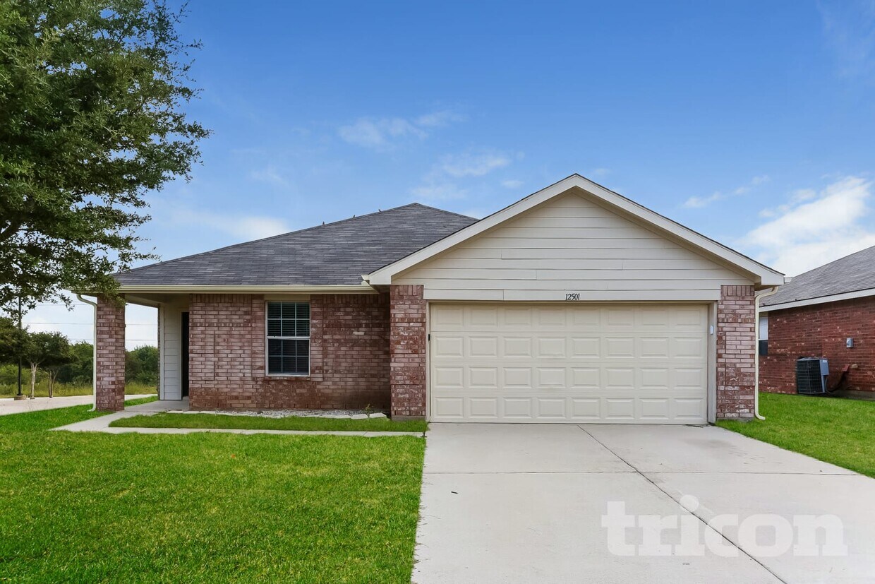 Foto principal - 12501 Shine Ave