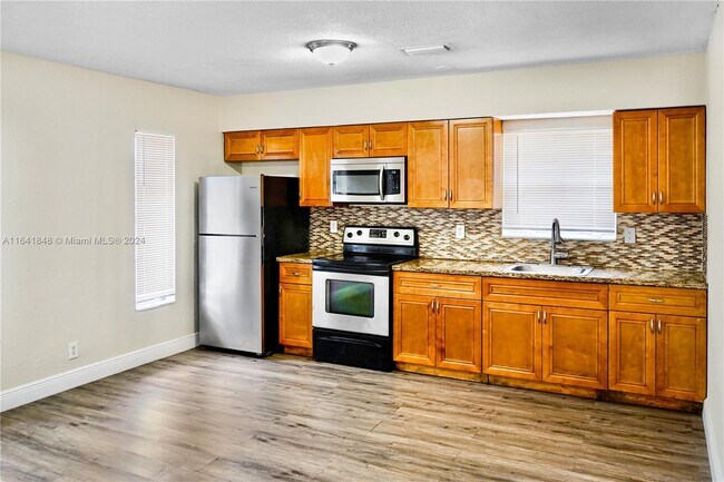 Building Photo - 4041 NW 30th Terrace