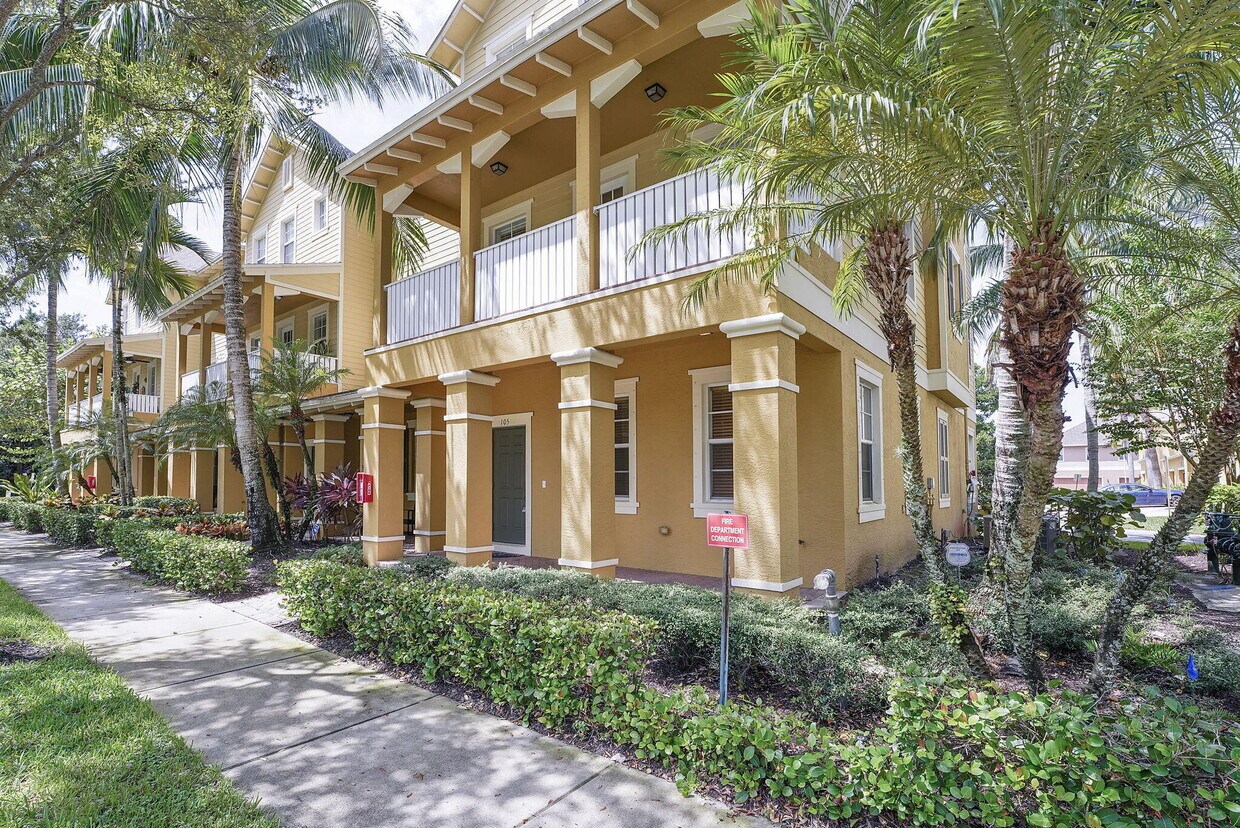 Foto principal - 128 W Royal Palm Cir