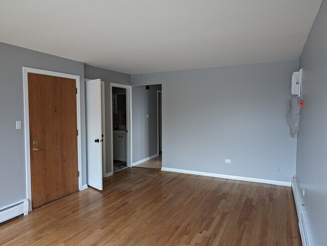 Foto del edificio - 6132 S Archer Ave