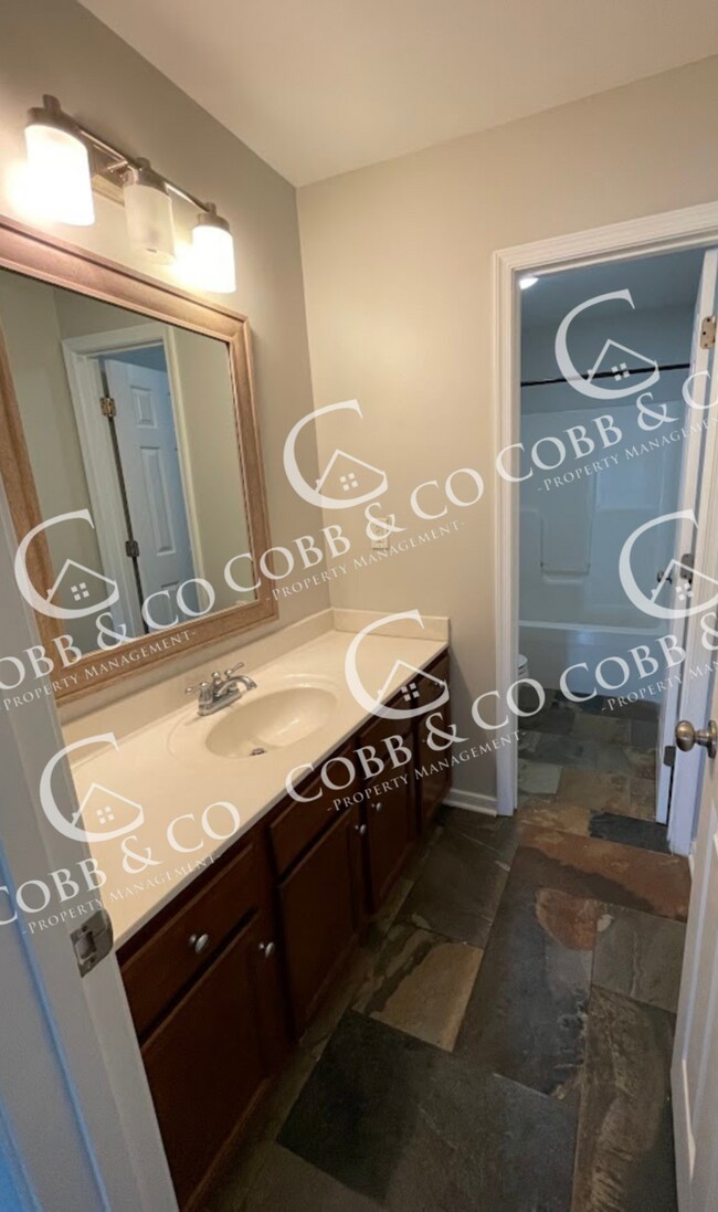 Foto del edificio - 4513 Tosh Ln