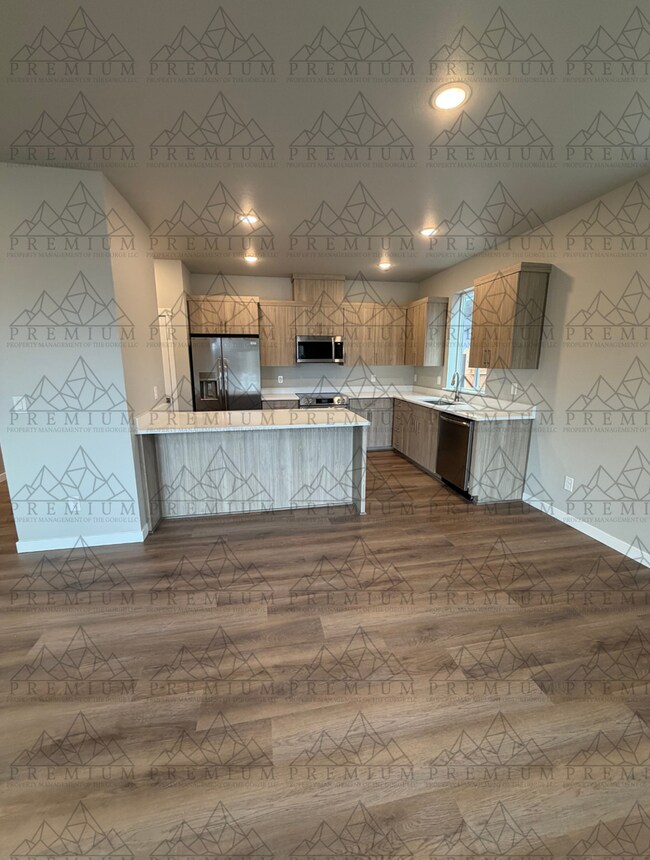 Building Photo - 3 BED 2.5 BATH NEW BUILD!