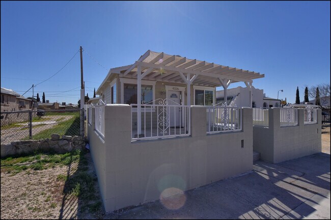 Foto del edificio - 4326 Manchester Ave