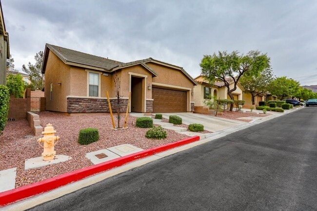Building Photo - 3 Bedroom Beauty In Desirable Providence C...