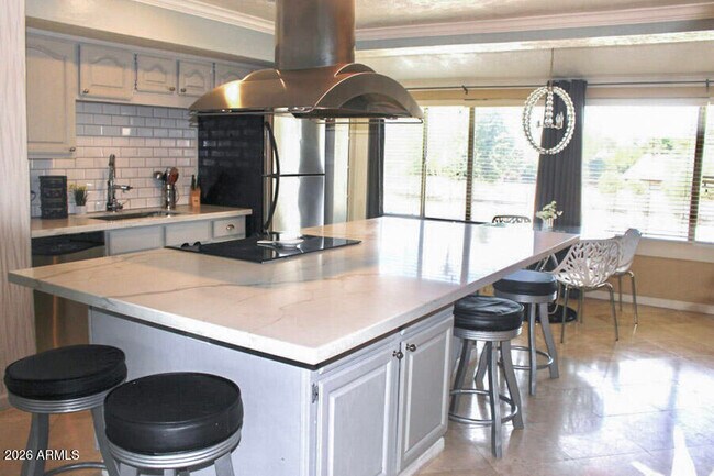 Foto del edificio - 5998 N 78th St