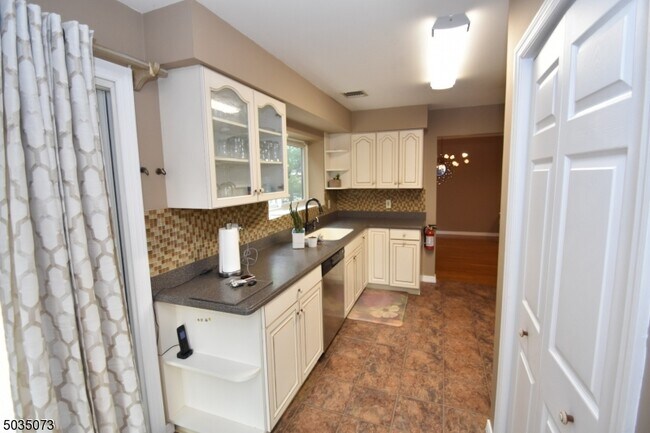 Building Photo - 31 Independence Way