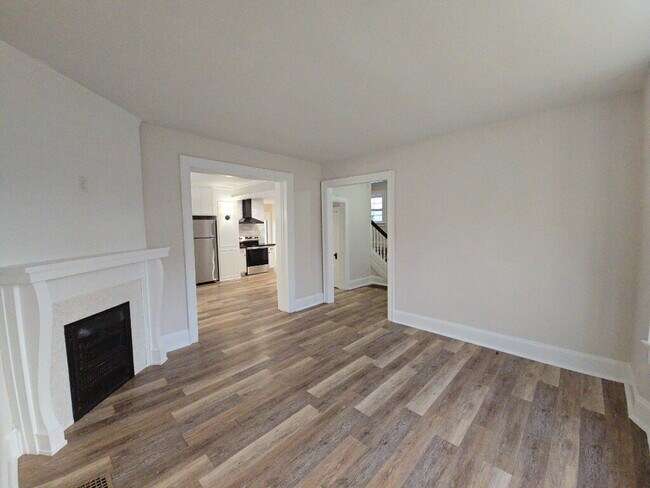 Building Photo - 310 N C St