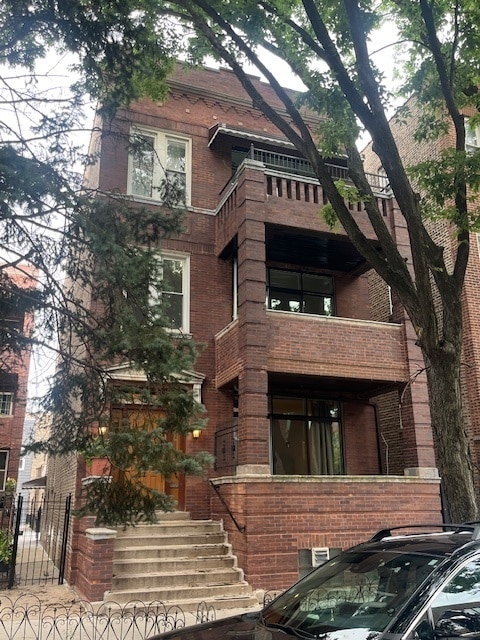 Building Photo - 820 N Leavitt St