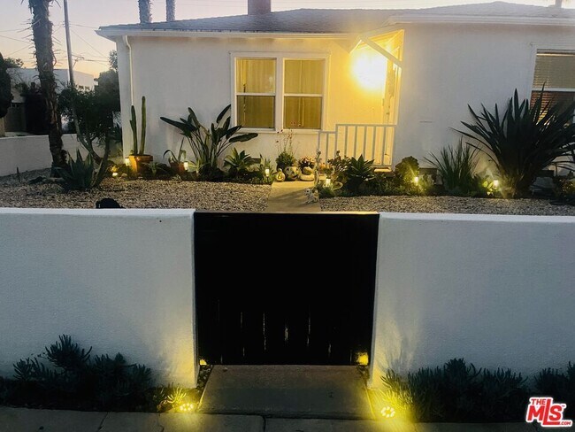 Foto del edificio - 2045 Glencoe Ave