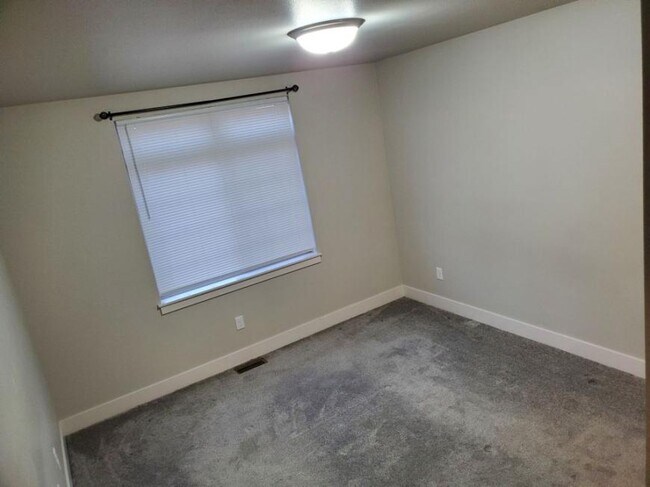 Building Photo - 2 bedroom in Billings MT 59105