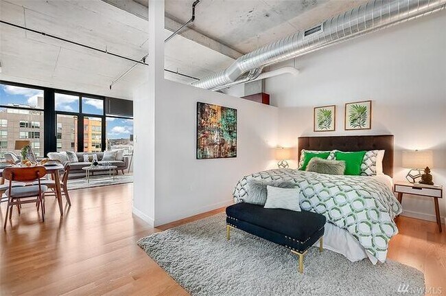 Building Photo - 2720 3rd Ave