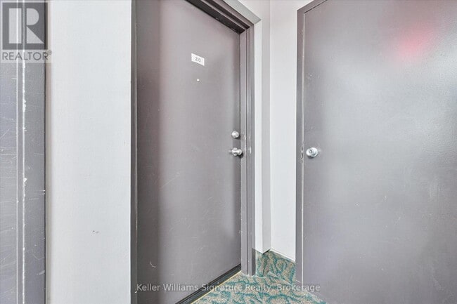Building Photo - 275-275 Eiwo Ct