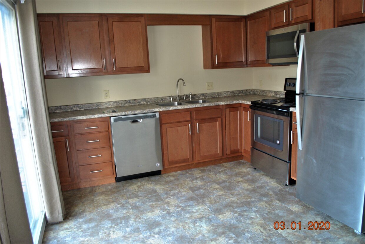 Kitchen - 722 W 2nd St