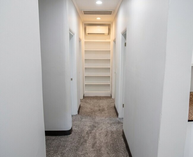 Foto del edificio - 22 Burgess Ct