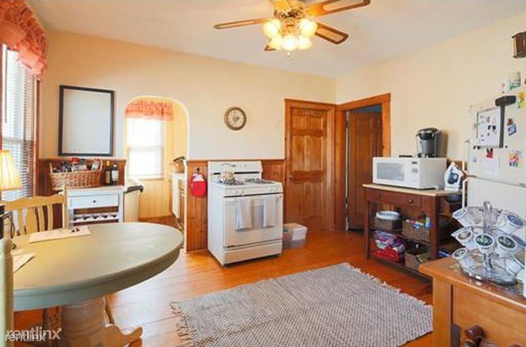 Building Photo - 5 br, 2 bath  - 199 Robbins St # R2S2