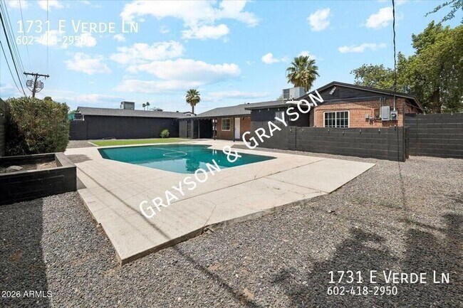 Building Photo - 1731 E Verde Ln