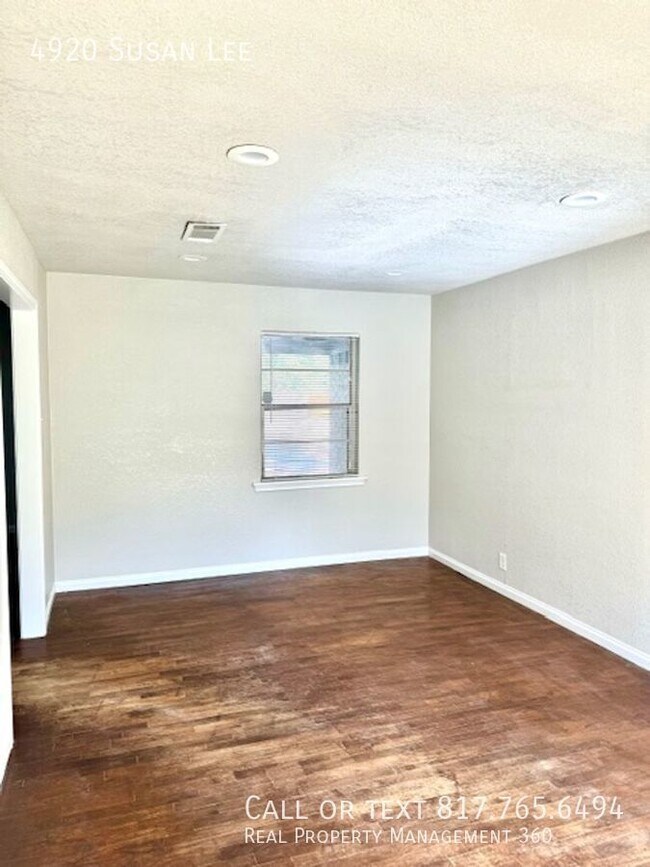 Foto del edificio - 4920 Susan Lee Ln