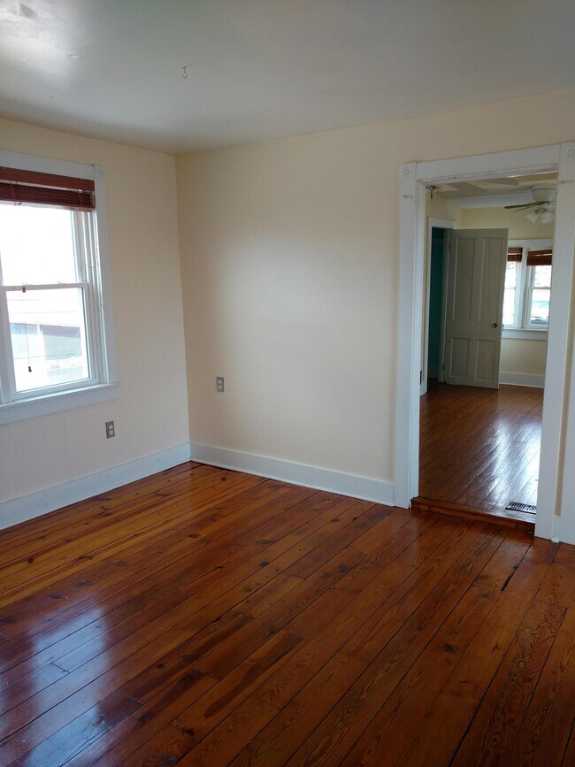 Building Photo - 714 S Loudoun St